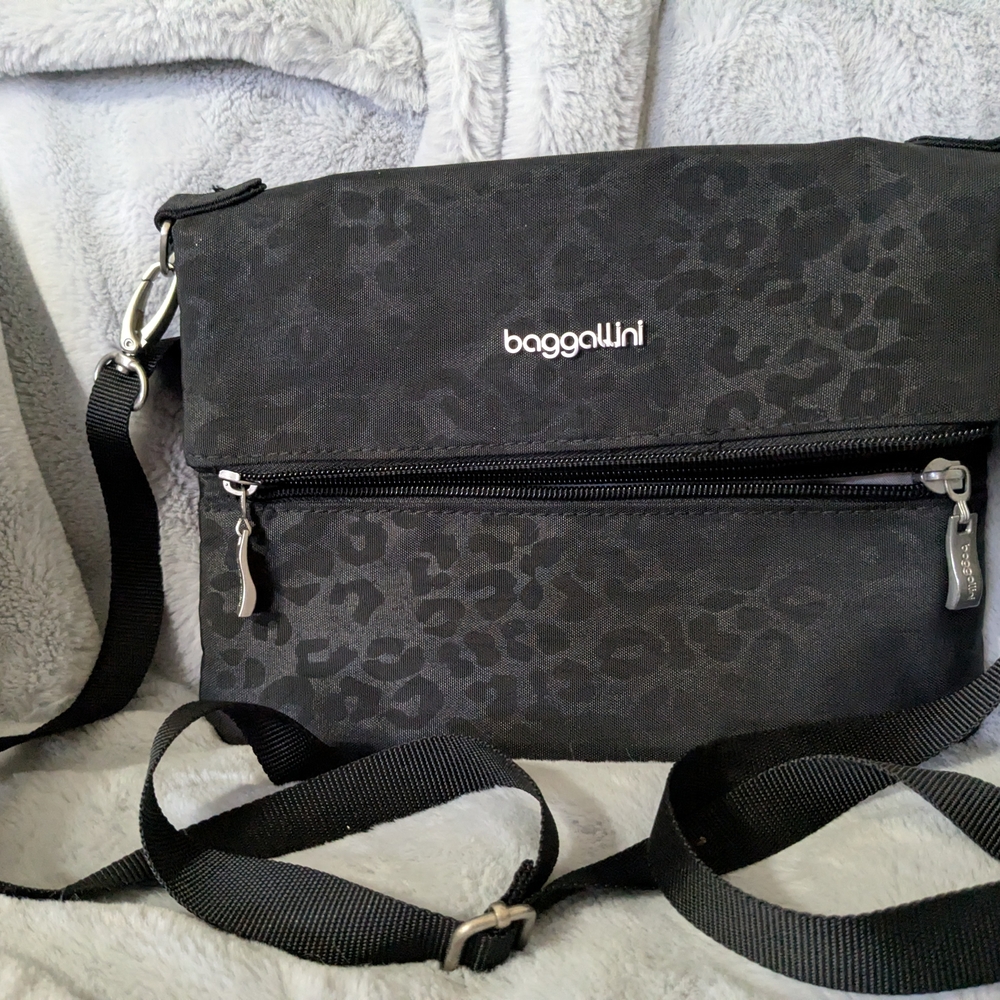 Baggallini Black Leopard Crossbody Bag